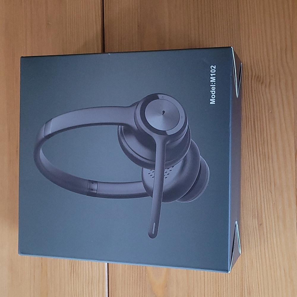 Headphones with microphone